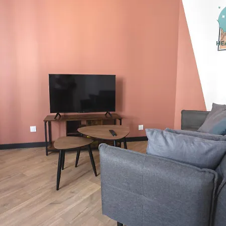 Grand Loft Centre T4 Apartment